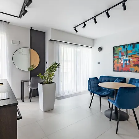 Yacht Park Apartment *